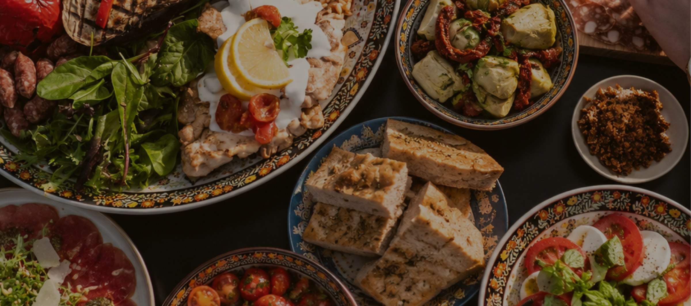 Overvloedig Italiaans getint diner op De Landgoederij, met antipasti, kaas en huisgemaakte gerechten