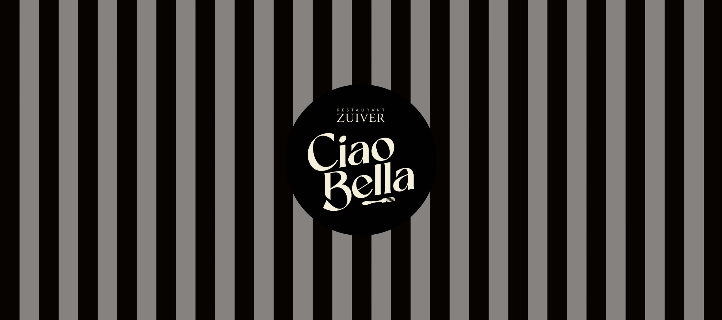 Zwart-witte streeppatroon met het ronde Ciao Bella!-merkteken van Restaurant Zuiver